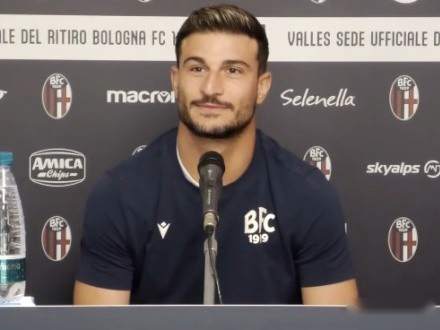 更凭借强壮 更凭借强壮