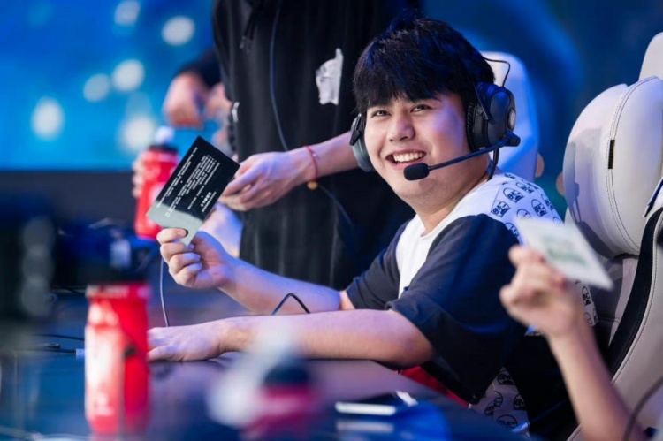 起伏不定 起伏不定