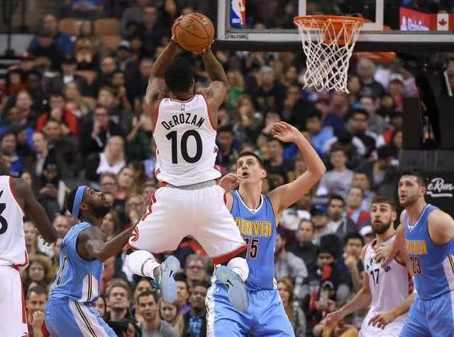 助威声一浪 助威声一浪