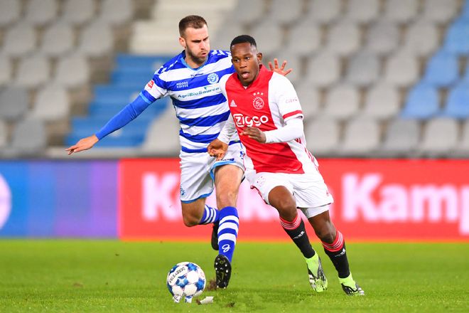 取得压倒性 取得压倒性